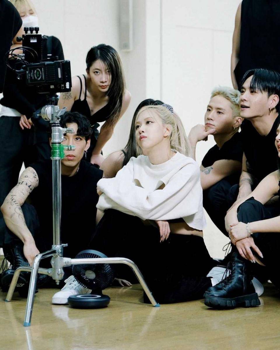 instagram.com/roses_are_rosie