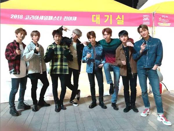 instagram.com/weareone.exo