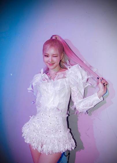 instagram.com/roses_are_rosie