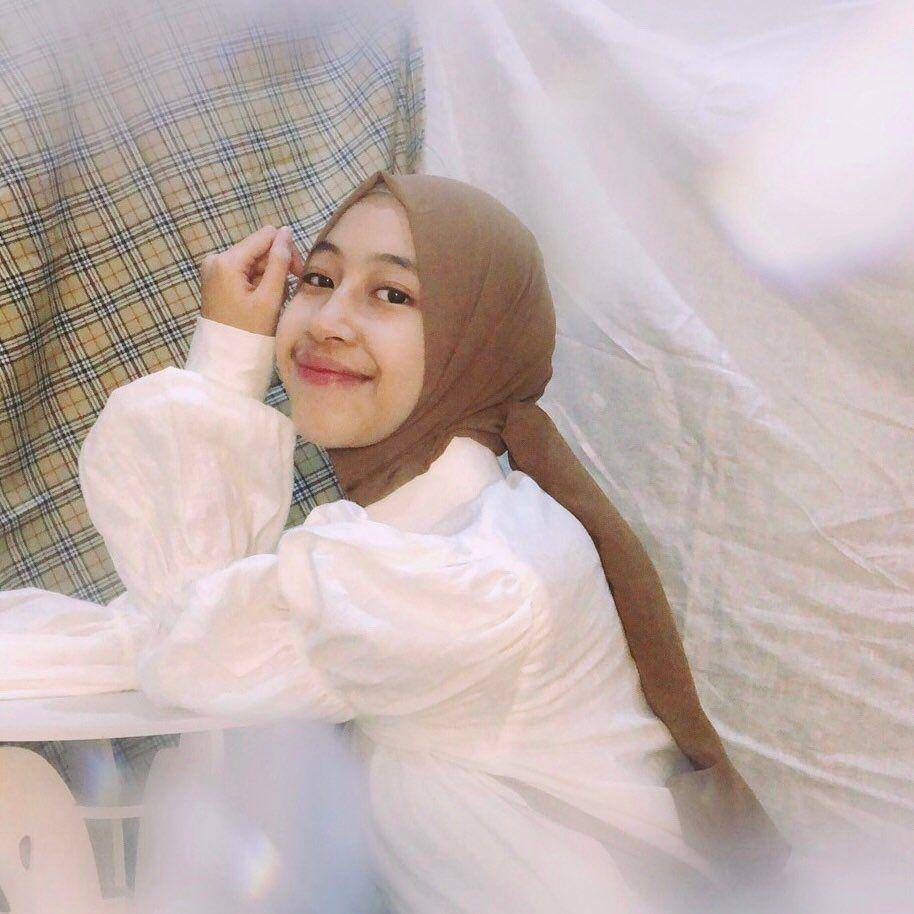 instagram.com/adiba.knza