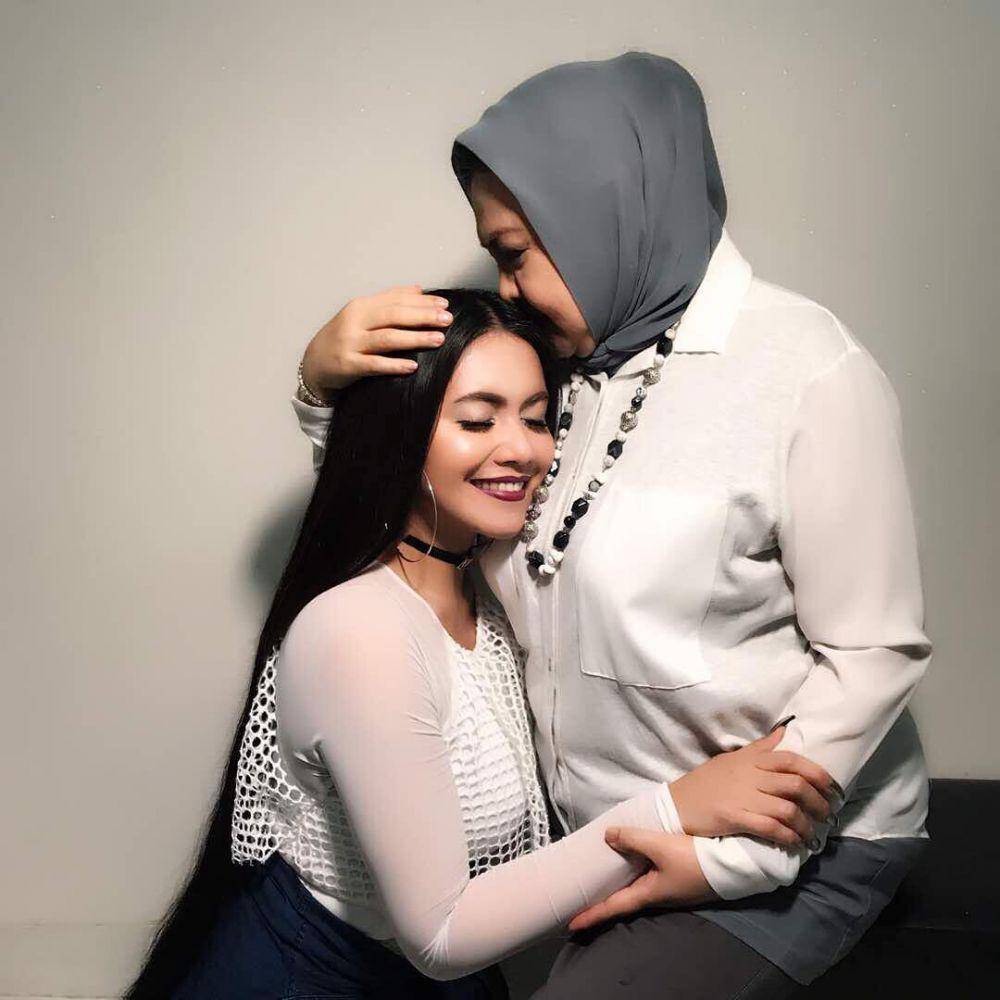 instagram.com/denadaindonesia