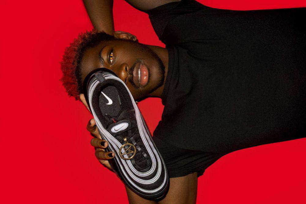 Sepatu tersebut dirilis sebagai bagian dari lagu terbaru Lil Nas X yang berjudul Montero. (twitter.com/nope)