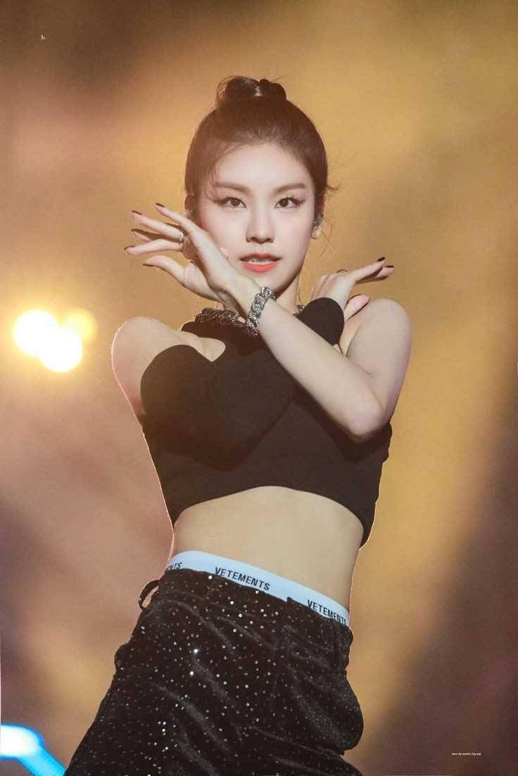 twitter.com/lunayeji