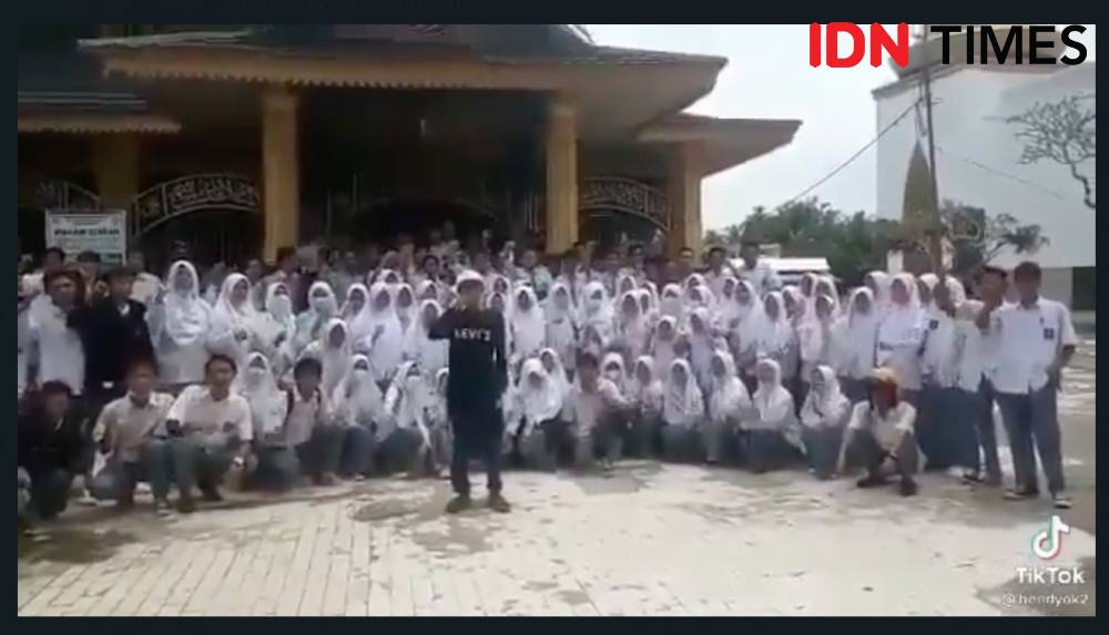 Tangkapan layar video seruan pembebasan Muhammad Rizieq Shihab. IDN Times/Andri NH