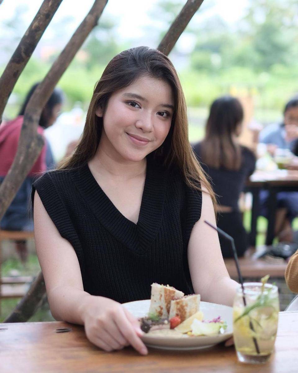 instagram.com/tiaraandini