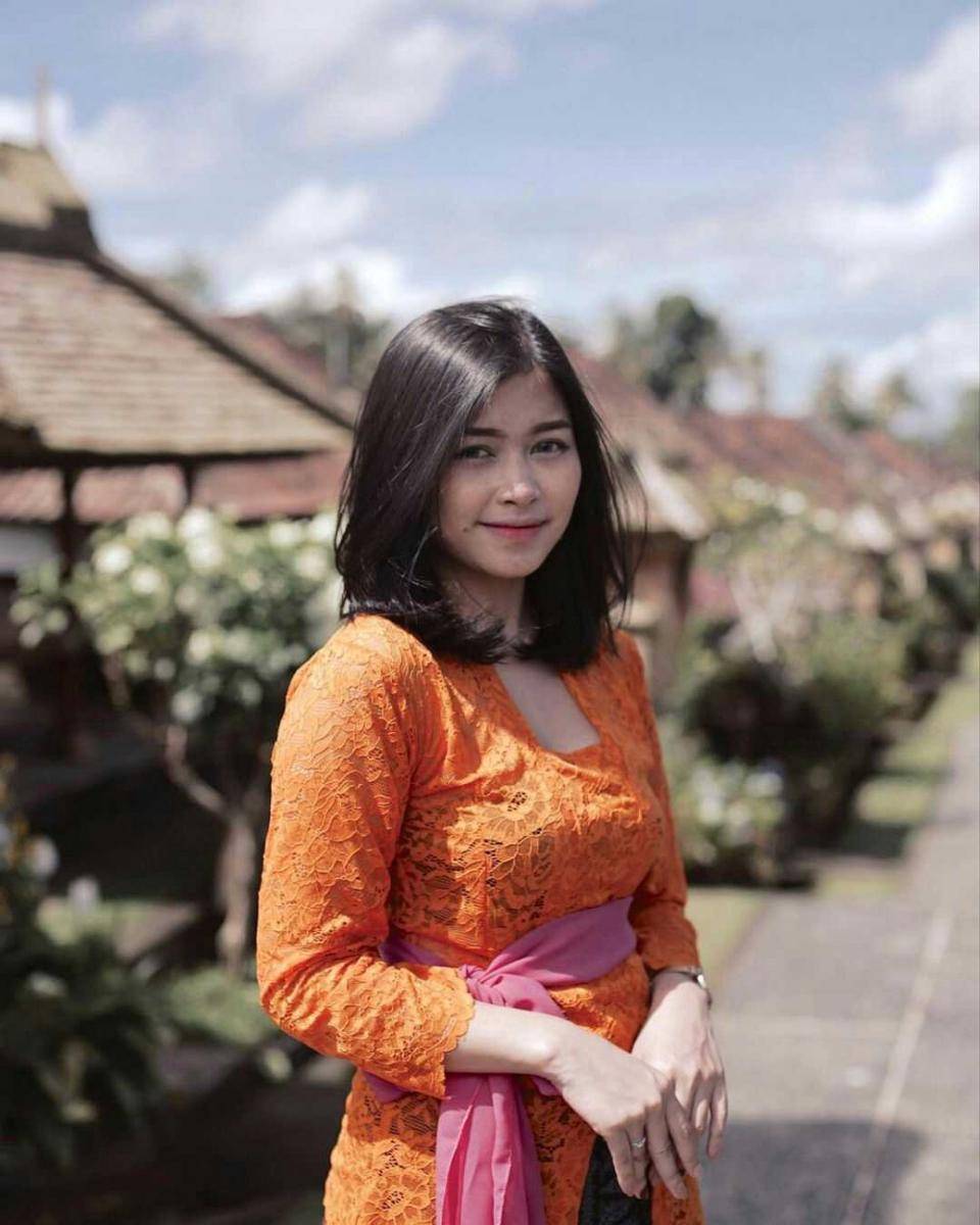 Instagram.com/___riskamelia
