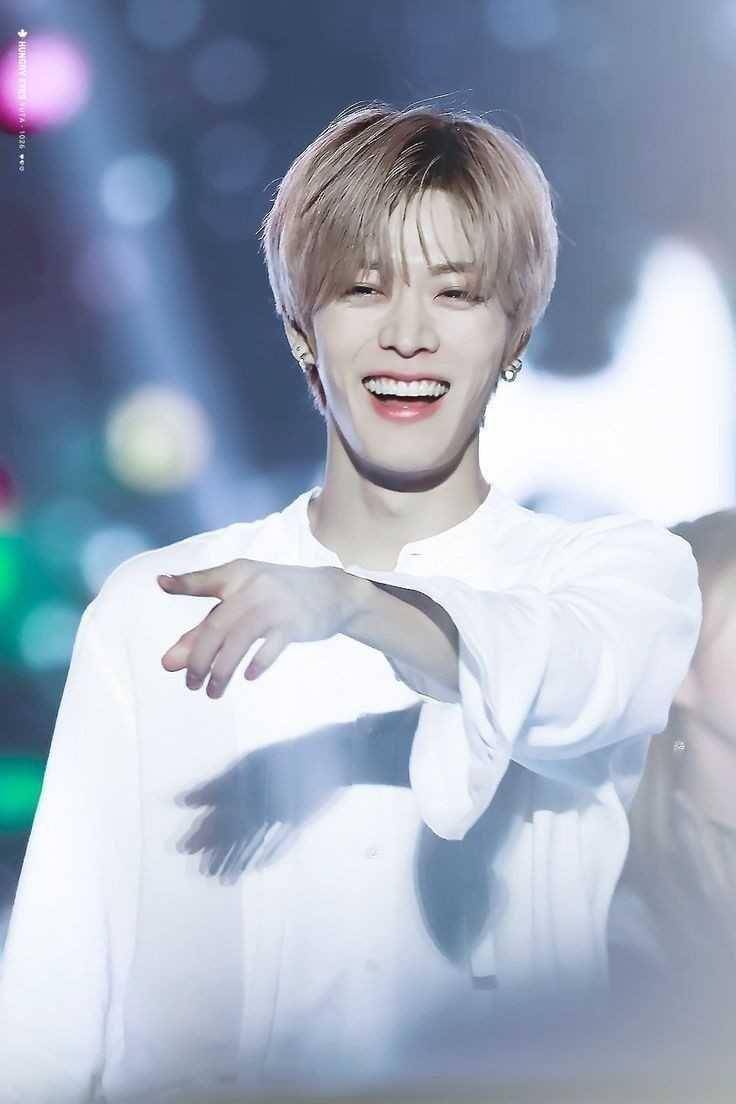 twitter.com/hyukchullie