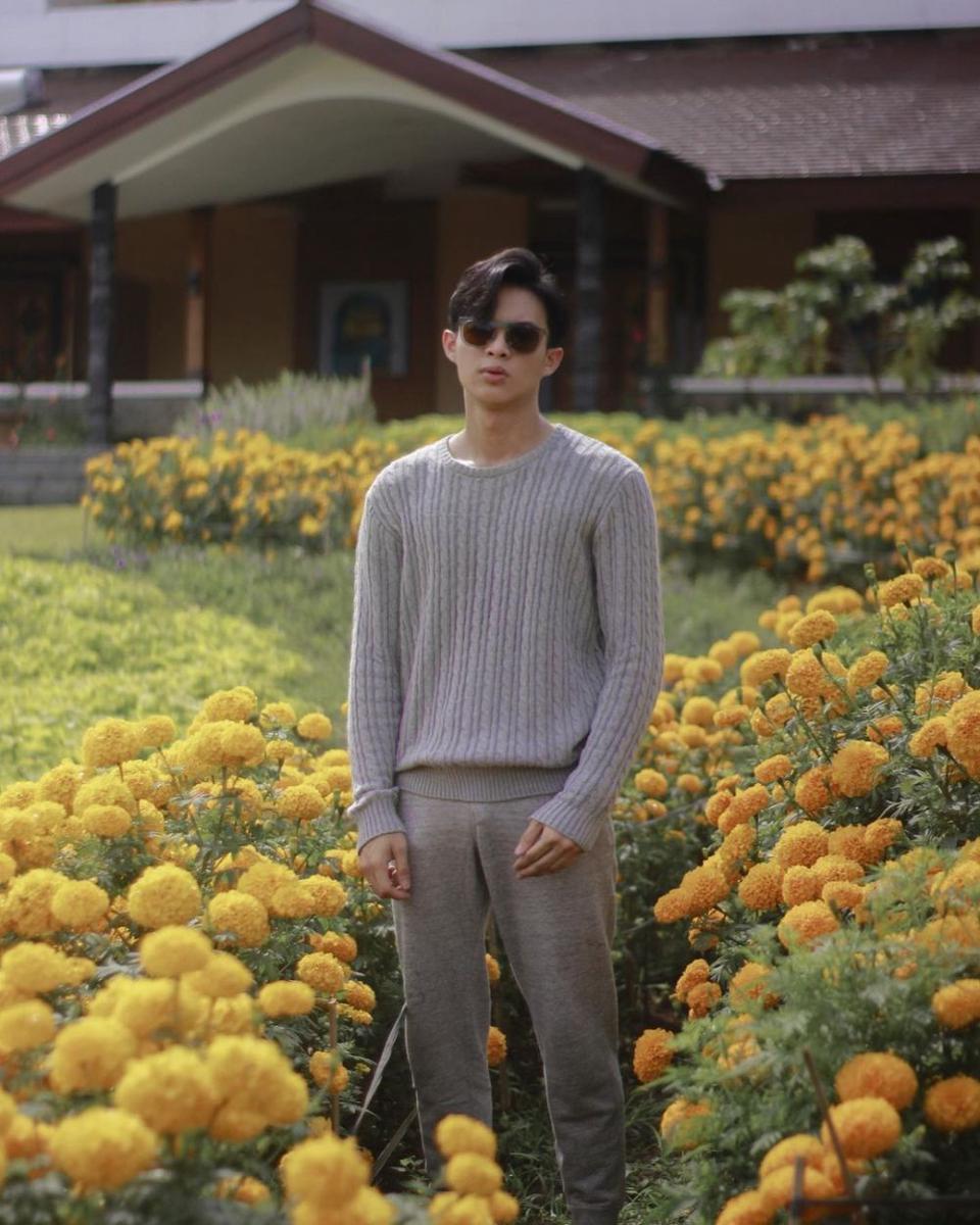 instagram.com/rey_mbayang