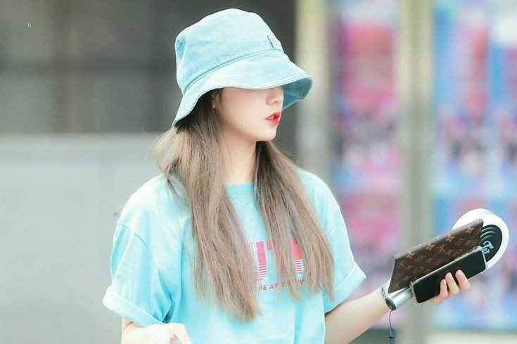 twitter.com/lunayeji