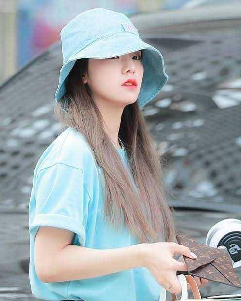twitter.com/lunayeji