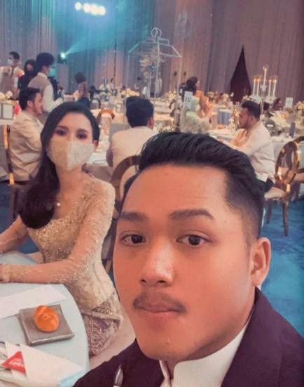 Didoakan Menyusul, 9 Potret Mesra Azriel dan Sarah di Nikahan Aurel