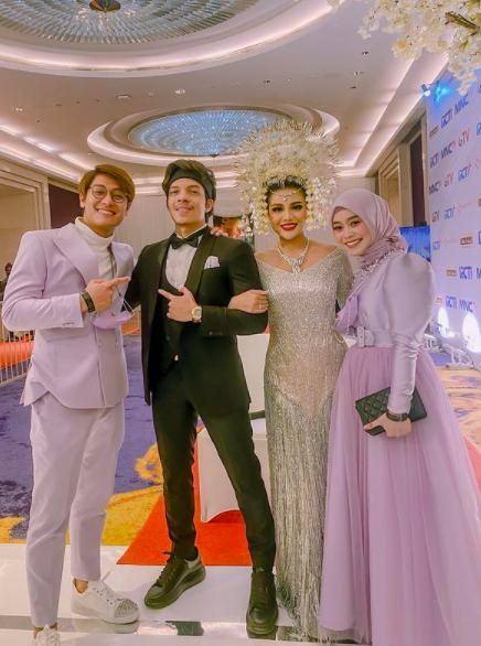 10 Momen Mesra Rizky Billar dan Lesty Kejora di Nikahan Atta-Aurel