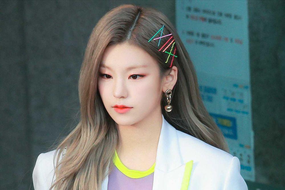 9 Potret Yeji ITZY dengan Bobby Pins, Makin Menawan