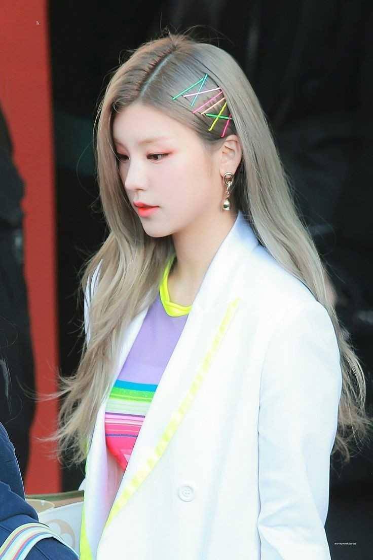 twitter.com/lunayeji