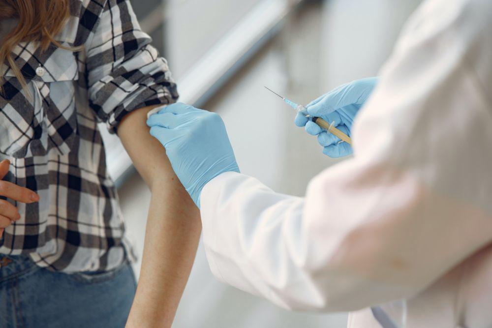 Studi Ini Buktikan Keampuhan Vaksin Pfizer dan Moderna Lawan COVID-19