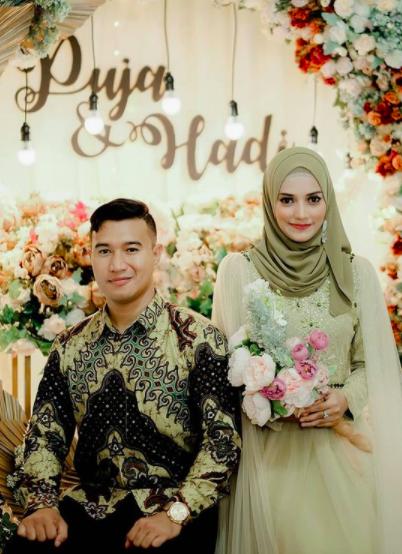 10 Momen Romantis dan Haru Lamaran Penyanyi Religi Puja Syarma