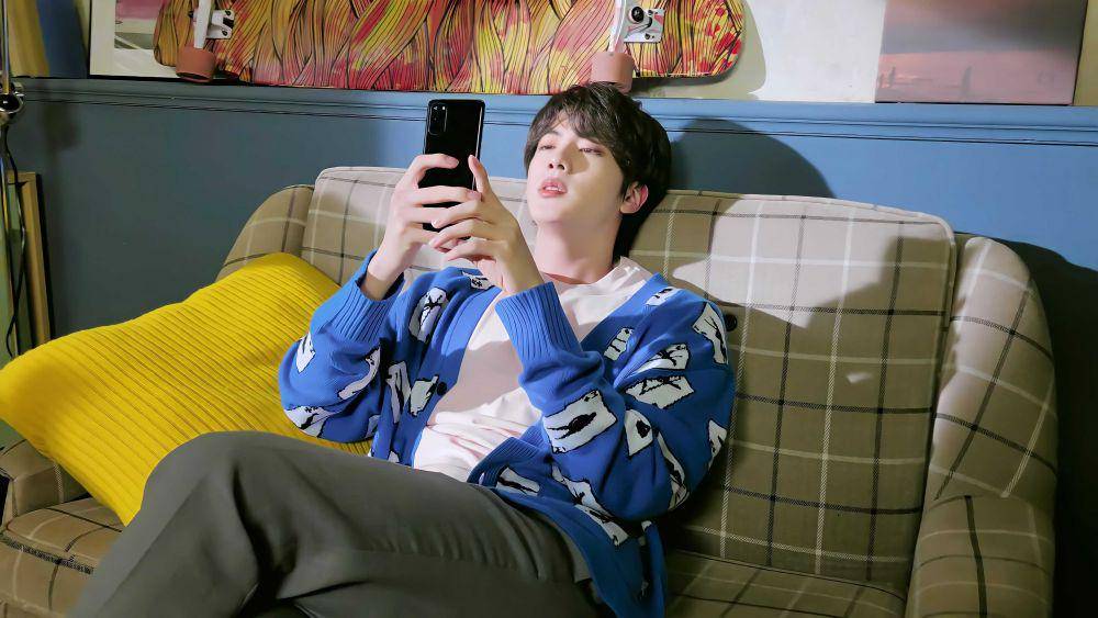 twitter.com/boywithluv24