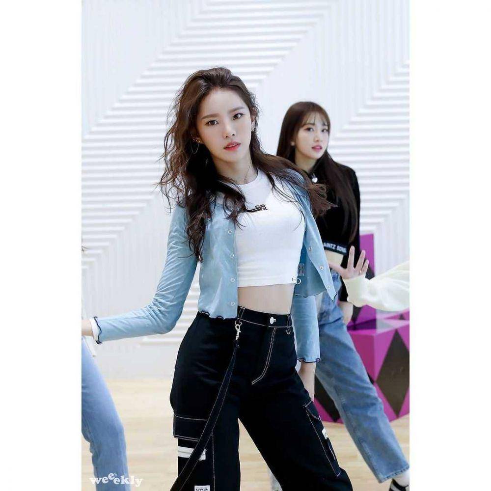 Instagram.com/_weekly