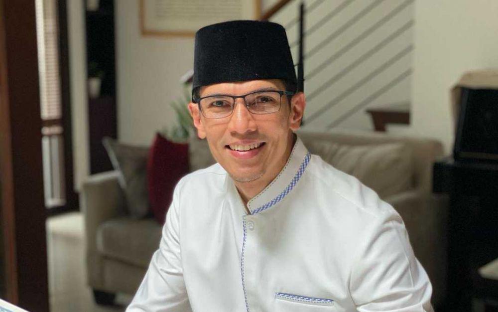 10 Potret Bugar Adrian Maulana di Usia 43 Tahun, Seolah Gak Menua!