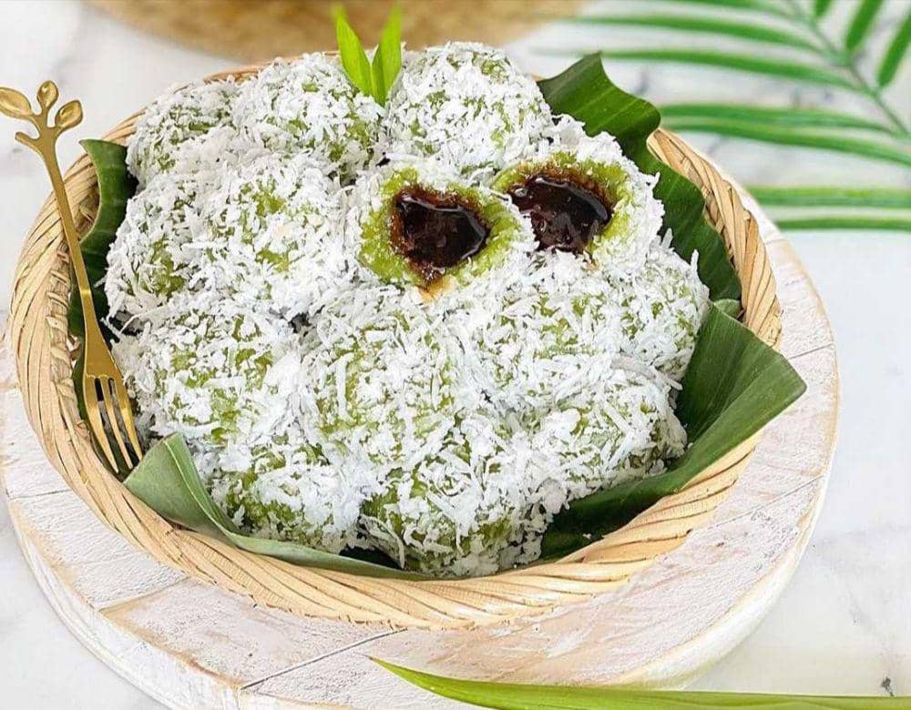 Resep Klepon Pandan Isi Gula Merah yang Kenyal dan Lumer