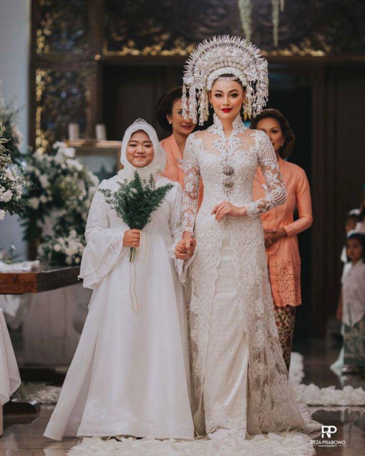 Reza Prabowo via instagram.com/whulandary