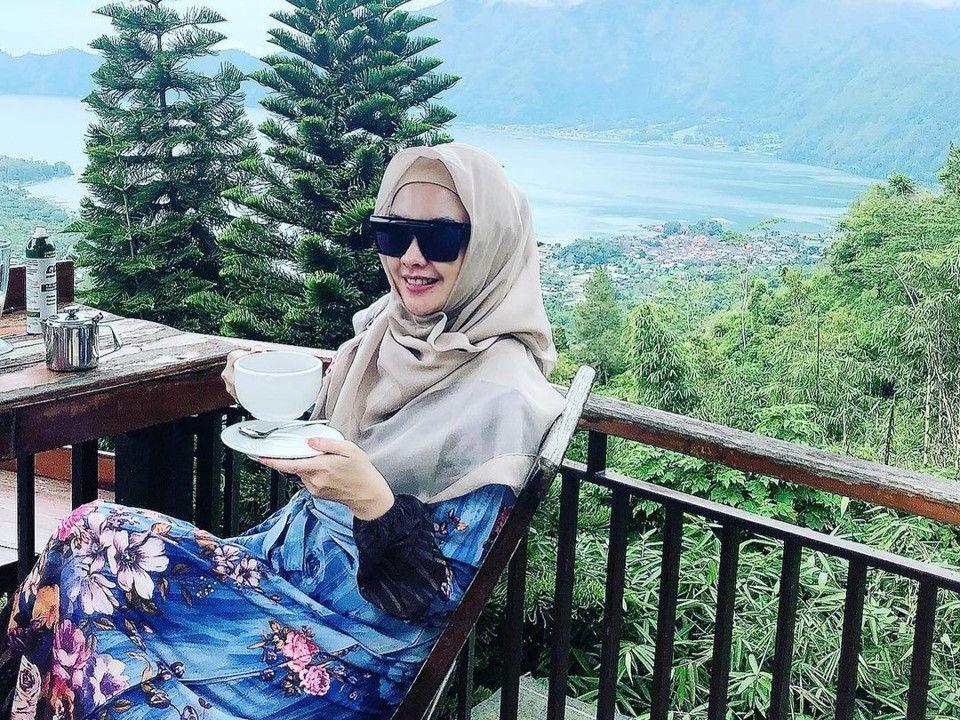 Menolak Tua! 10 Potret Awet Muda Ingrid Kansil di Usia 44 Tahun