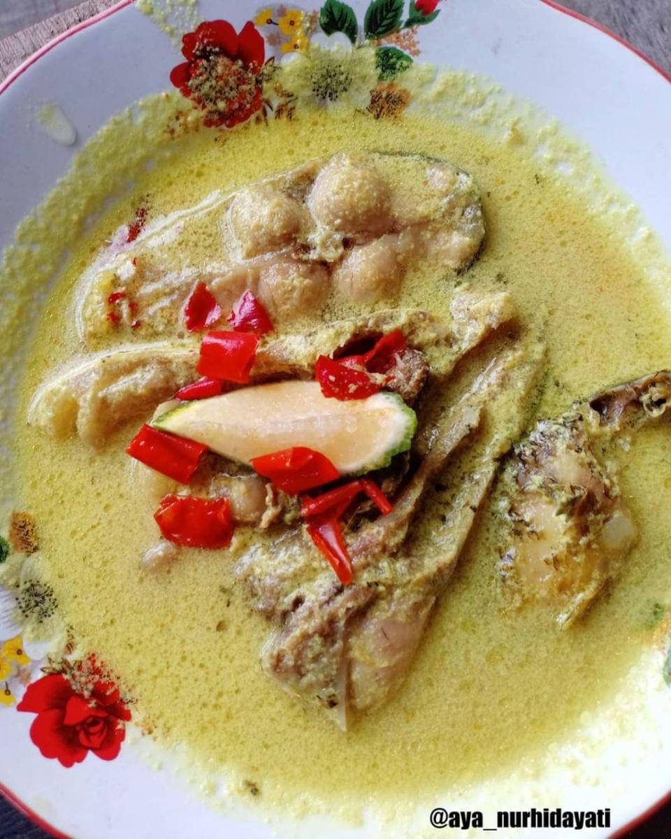 instagram.com/ aya_nurhidayati