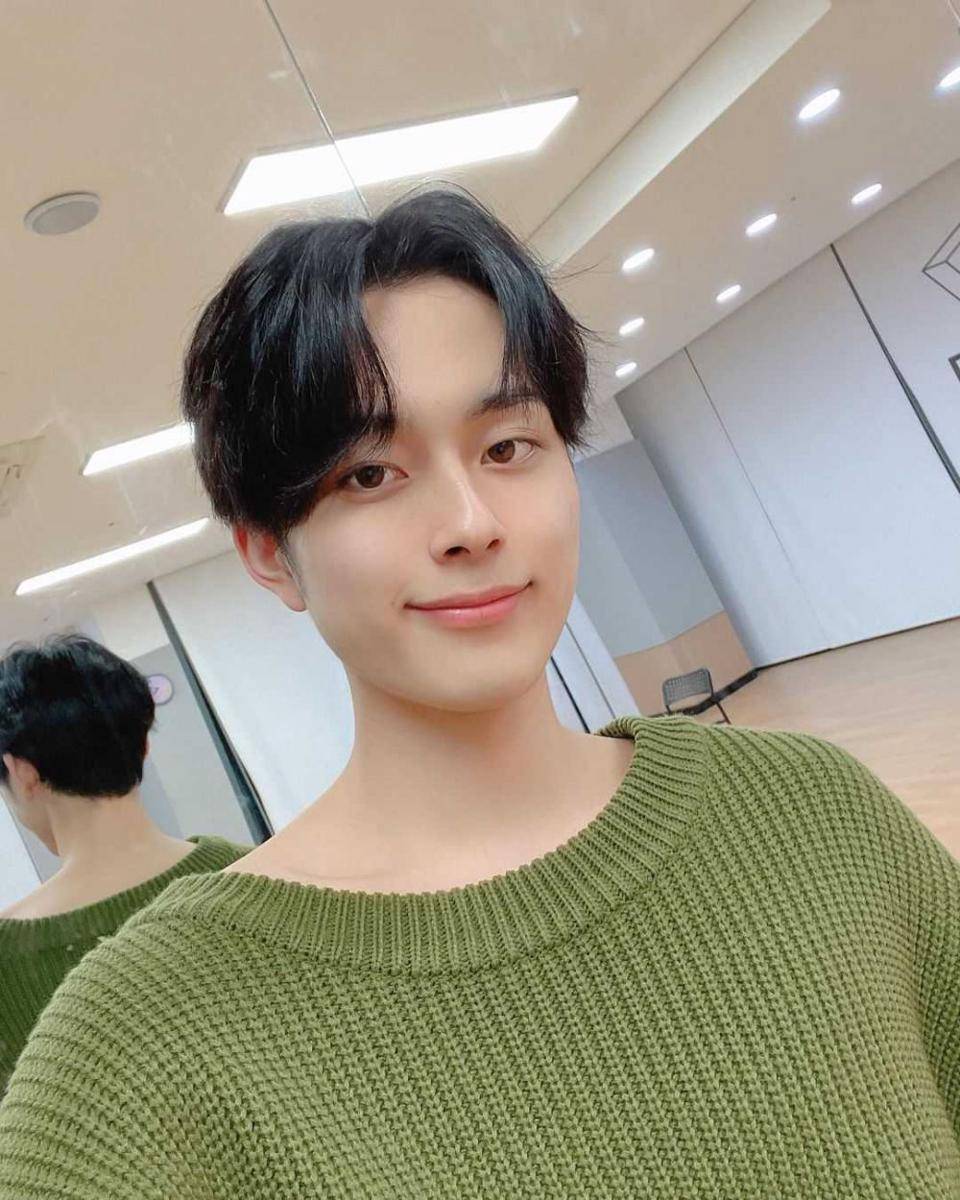 instagram.com/official_yooseonho
