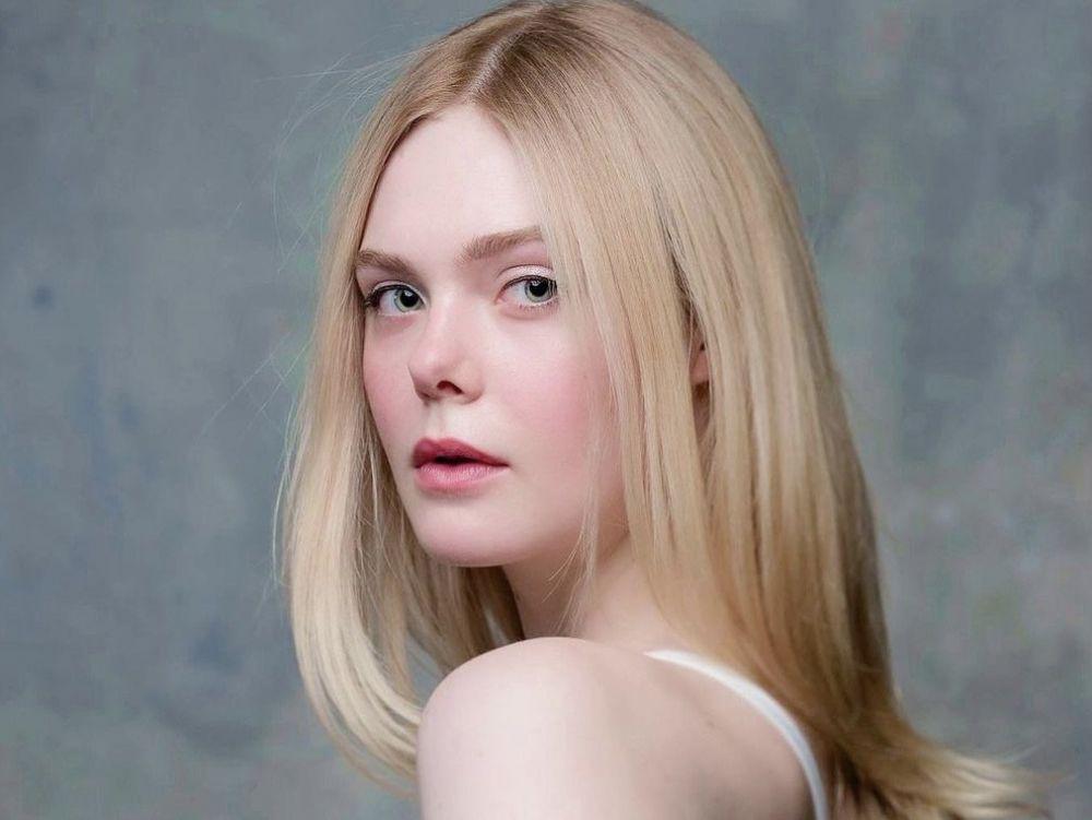 Ulang Tahun ke-23, 10 Potret Elle Fanning yang Kian Menawan