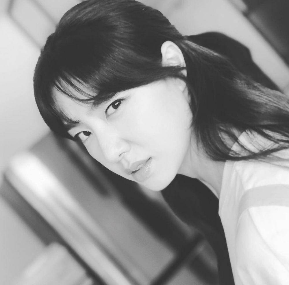 Seo Ji Hye foto hitam putih (instagram.com/jihye8024)