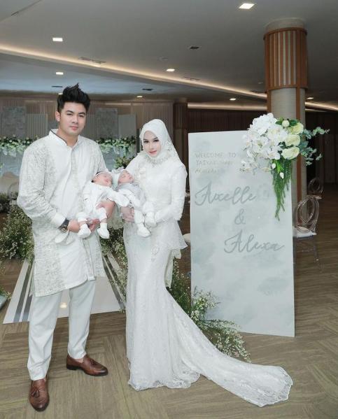 10 Potret Akikah Anak Kembar Guntur Triyoga dan Apris Devita, Mewah!