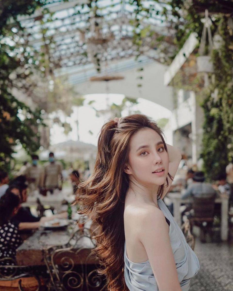 https://www.instagram.com/agatha_chelsea/