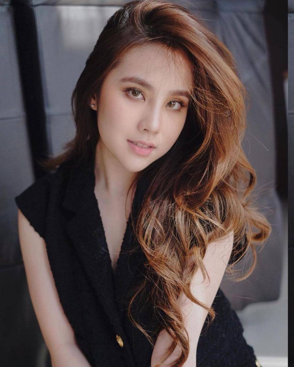 https://www.instagram.com/agatha_chelsea/