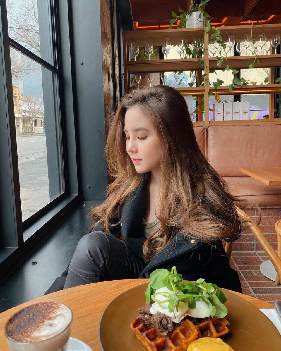 https://www.instagram.com/agatha_chelsea/