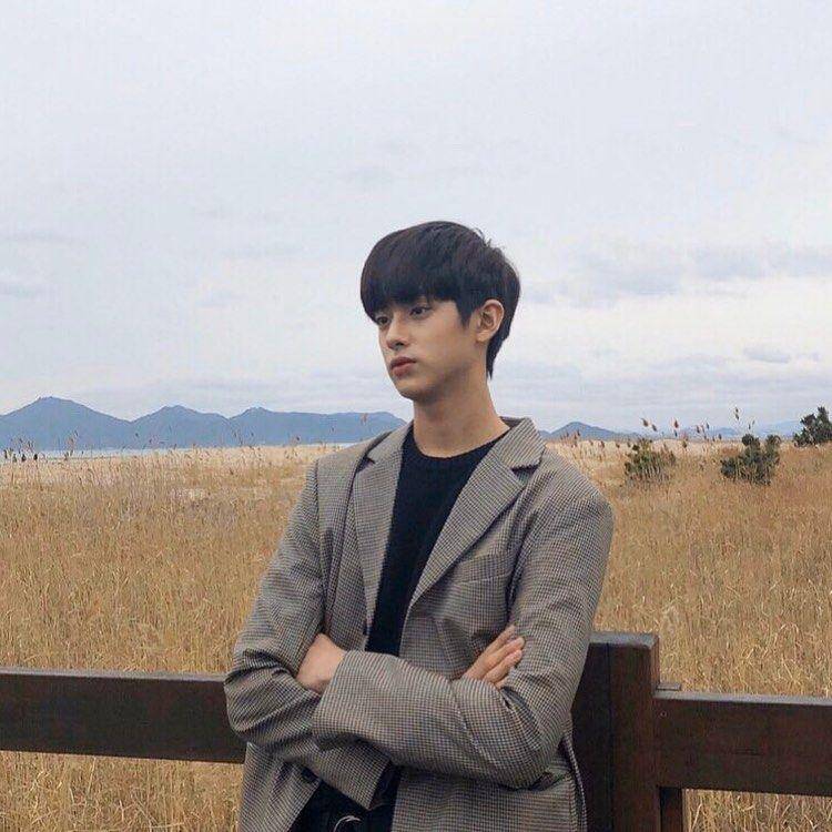 instagram.com/kimminkyu_0312
