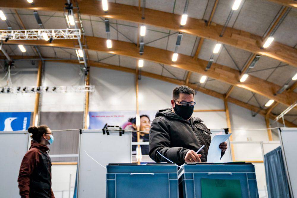 Suasana pemilihan umum di Greenland. (twitter.com/arctic_today)
