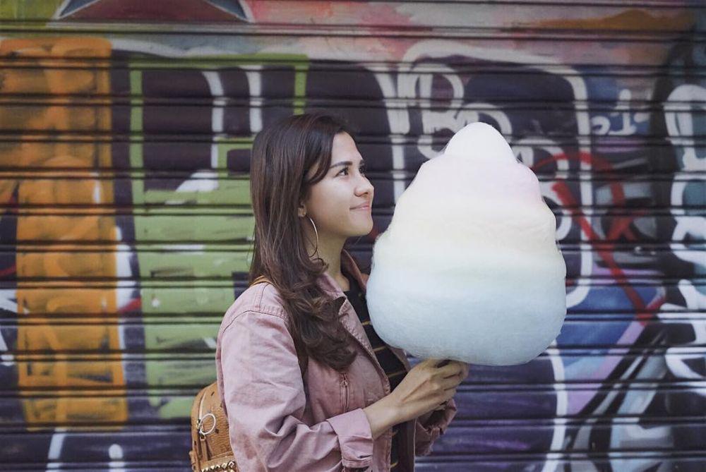 10 Potret Manis Michelle Joan Kenakan Outfit Pink
