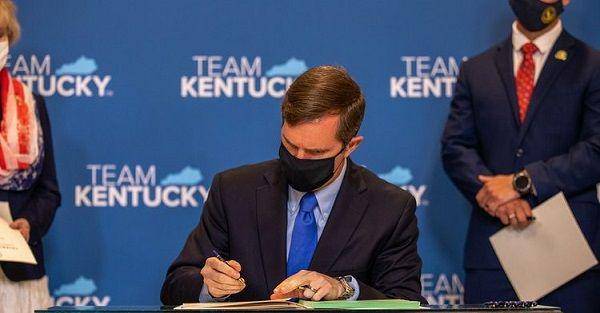 Gubernur Kentucky, Andy Beshear. (Instagram.com/govandybeshear)