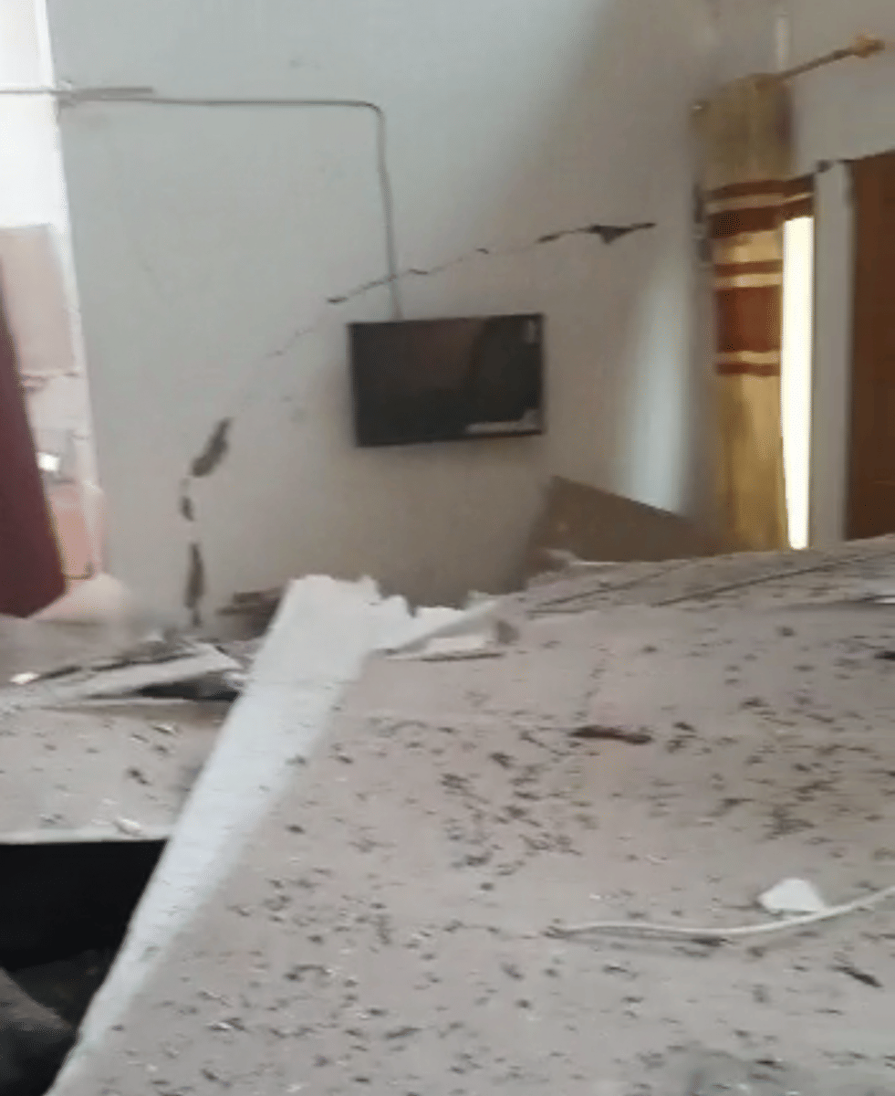 Kondisi rumah salah satu warga di kawasan Dusun Pamotan, Kampung Asem, Dampit, Kabupaten Malang pasca gempa. Dok/istimewa