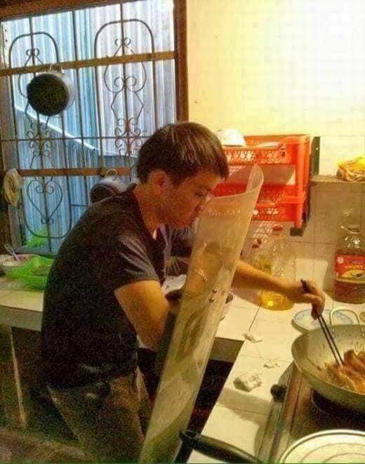 potret kocak memasak (facebook.com/Kementrian Humor Indonesia)