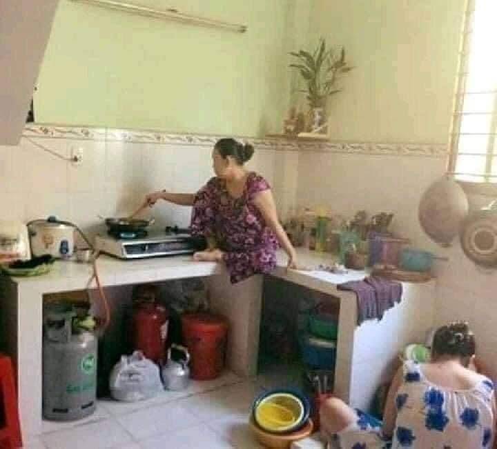 potret kocak memasak (facebook.com/Kementrian Humor Indonesia)