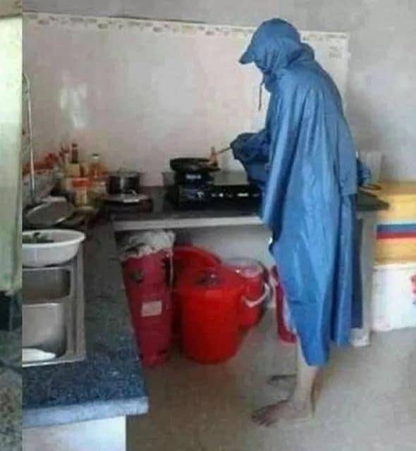 potret kocak memasak (facebook.com/Kementrian Humor Indonesia)