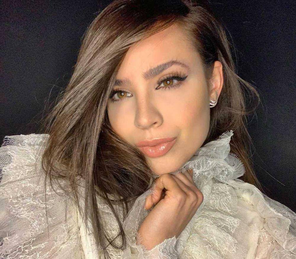 Sofia Carson (Instagram.com/sofiacarson)