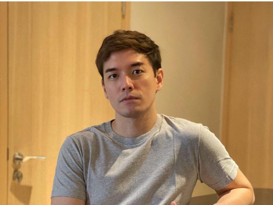 Resmi Jadi Hot Daddy, 10 Potret Anthony Xie yang Makin Berkarisma