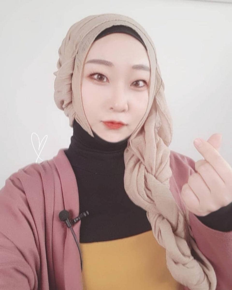 Song Bora (instagram.com/olaborasong)