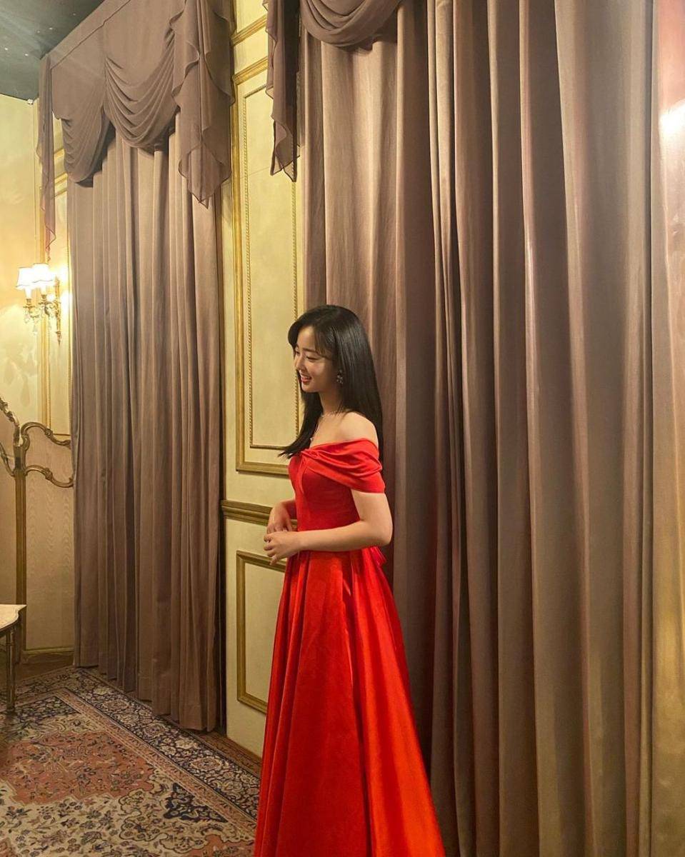 instagram.com/yebin__