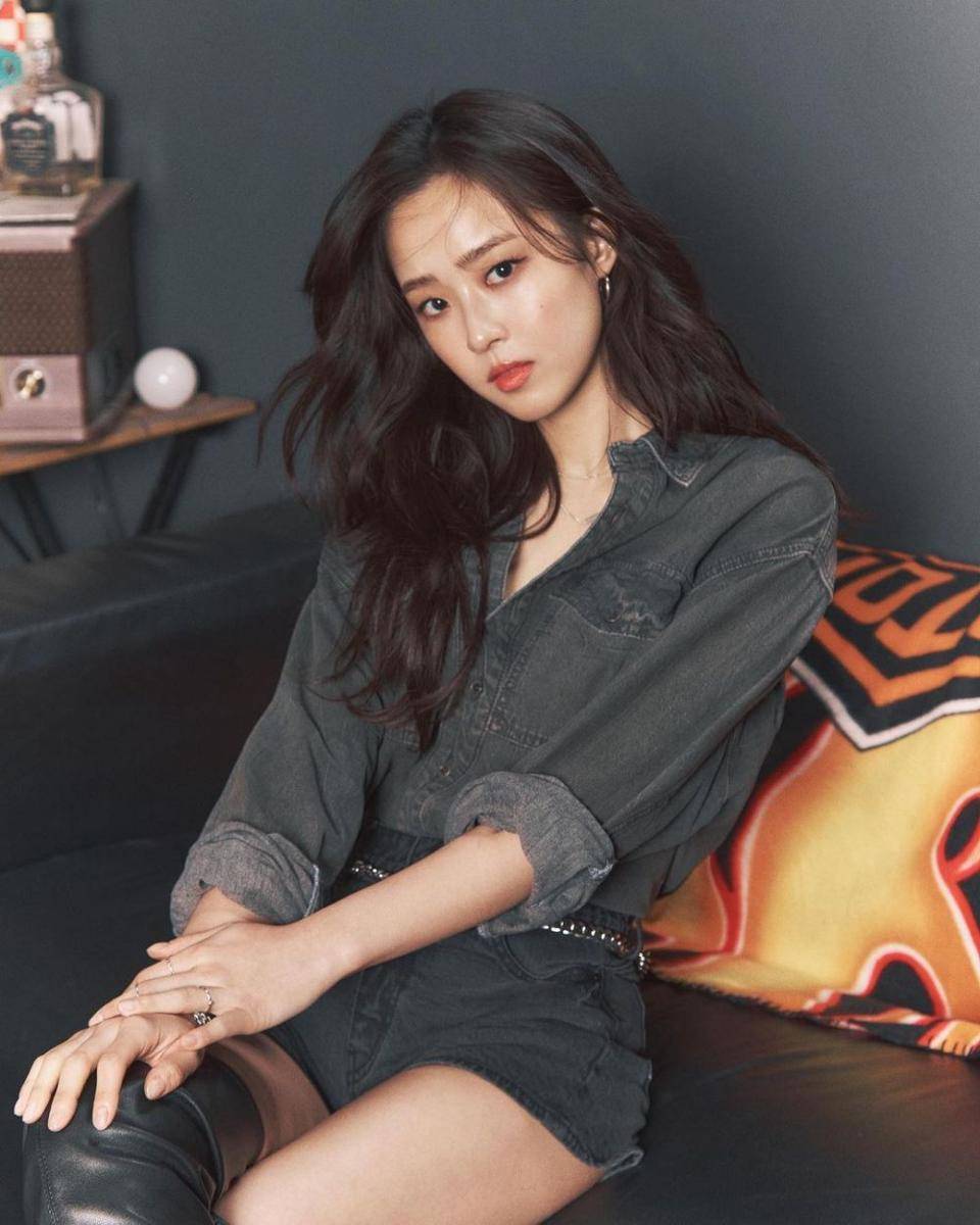 instagram.com/yebin__