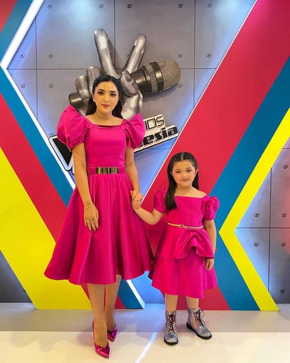 https://www.instagram.com/ashanty_ash/