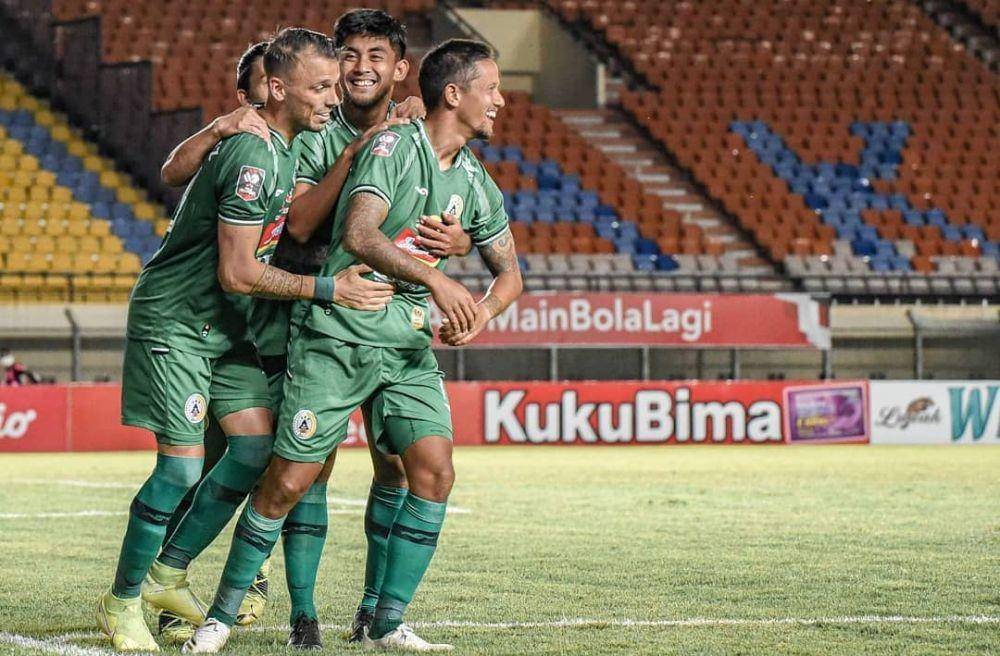 Pemain PSS sedang melakukan selebrasi. (Instagram/@pssleman).