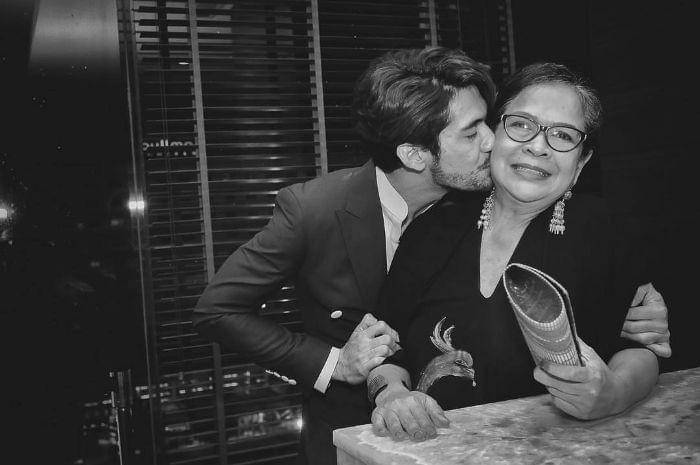 Instagram.com/officiapilarez/